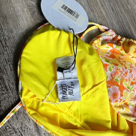 Princess Polly fern one piece swim - Picture 3 of 5